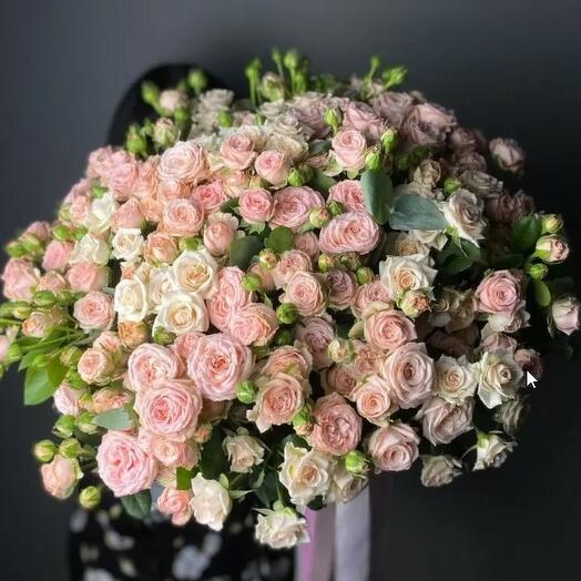 Bouquet of 43 branches of the Bombastic rose