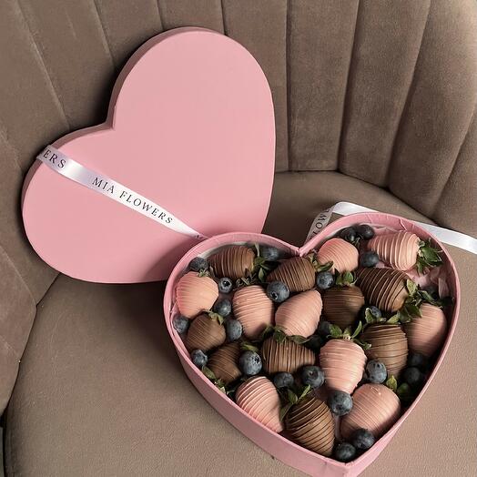 Клубника в шоколаде Pink Love