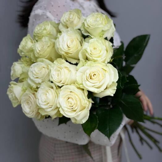 Ramo de 15 rosas blancas