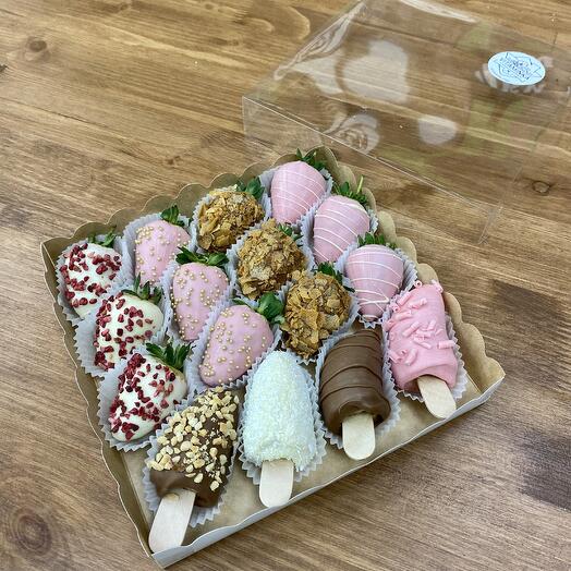 Бананы и клубника в шоколаде