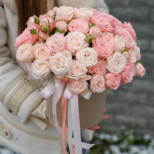 15 Пионовидных роз Бомбастик в шляпной коробке (Размер S)