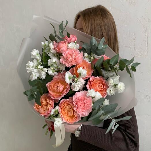 Bouquet of mattiola, a bushy peony-shaped rose
