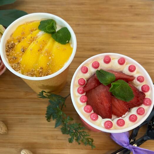 Набор пирожных Cake-to-go (Манговая опера и Клубничная опера)