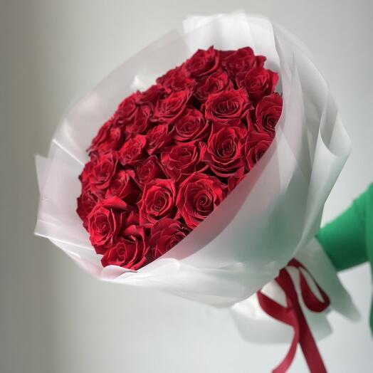 Красные розы 31шт