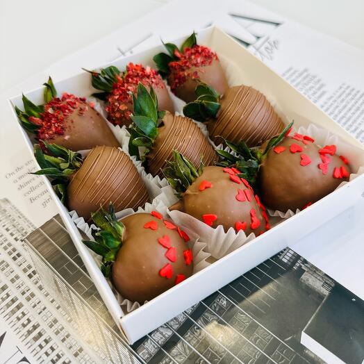 КЛУБНИКА В ШОКОЛАДЕ "Прелесть S"