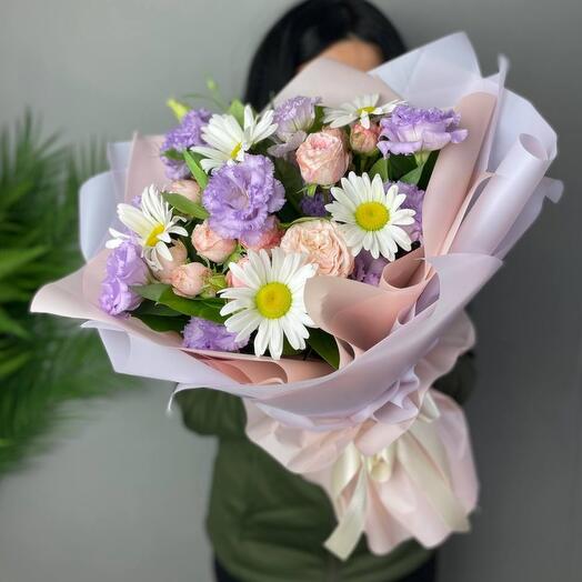 Букет "Ромашки, Эустома, Роза Кустовая"щ89