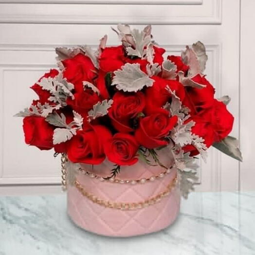 Caja aterciopelada con 24 Rosas