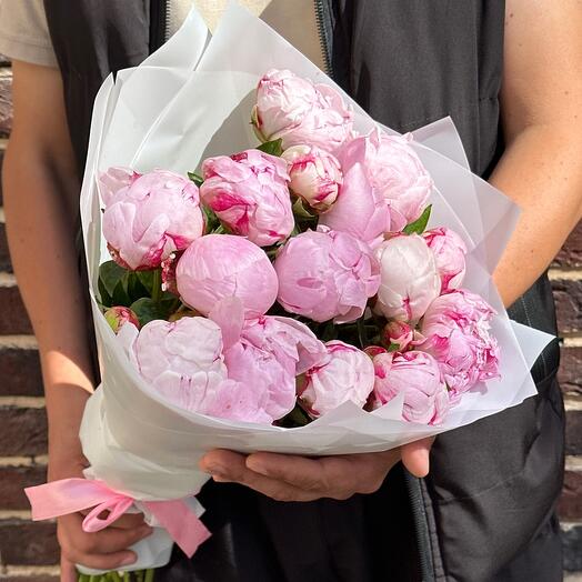 Bouquet of 15 pink peonies
