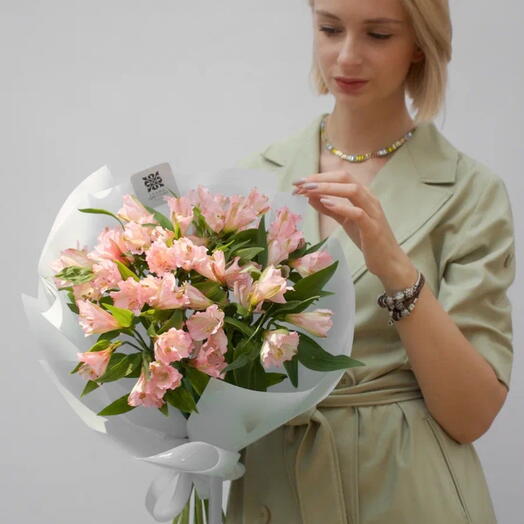 Букет из розовых альстромерий, 11 штук в букете