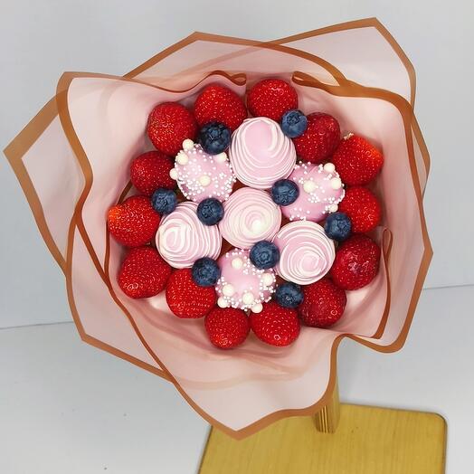 Chocolate-covered strawberry bouquet/February 14th/March 8th