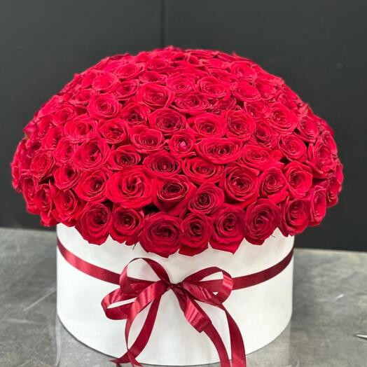 Цветы в коробке 101 роза
