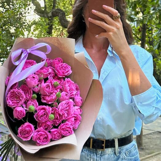 11 пионовидных кустовых роз