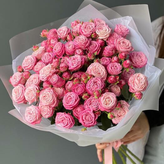 Bouquet of pink peony-shaped bush roses