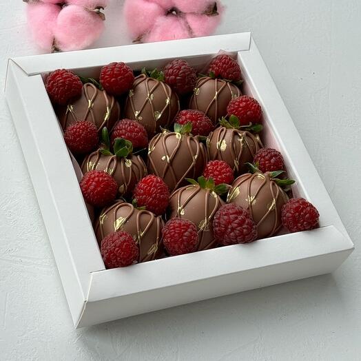 Chocolate-covered strawberries 9 pieces
