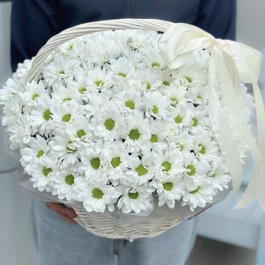 Корзина с ромашками
