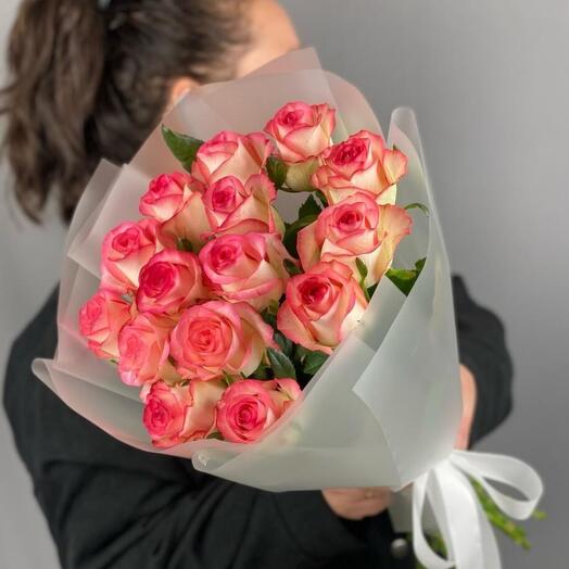 Монобукет из 15 нежных ароматных роз