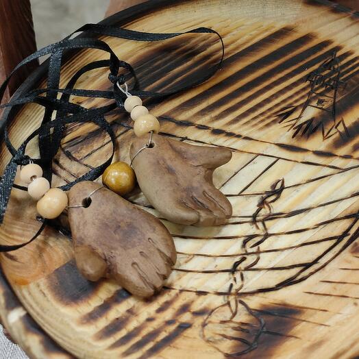 Подвеска-амулет "Ручки"