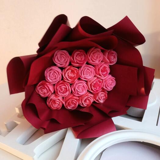 Шоколадный букет 17 розочек
