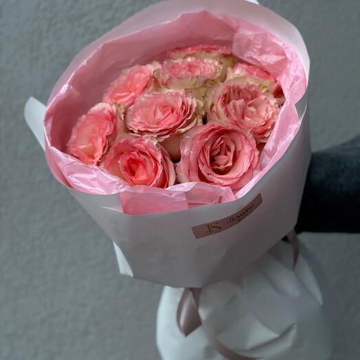 Нежный букет из роз 🌷