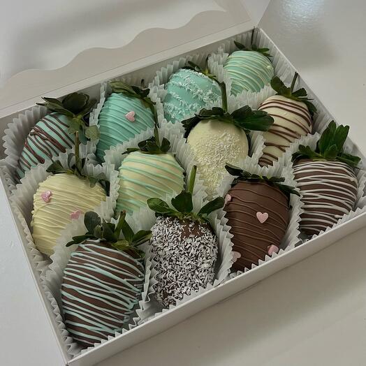 Chocolate-covered strawberries 12 pieces Set "Nix"