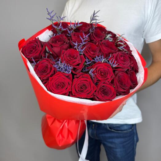 Bouquet of 21 red roses with limonium
