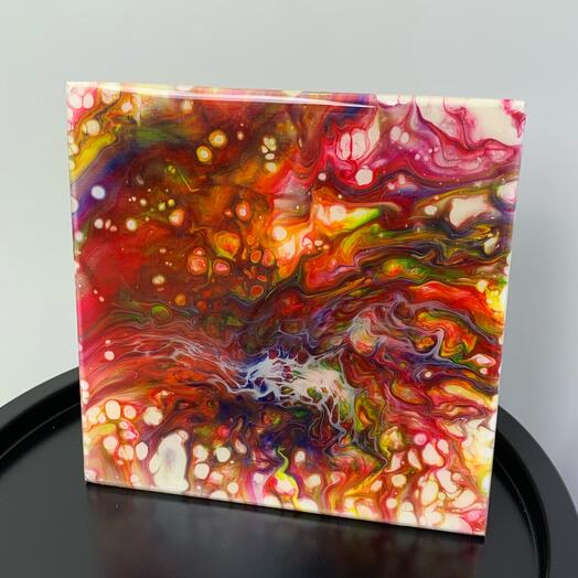Картина яркие краски в технике FluidArt