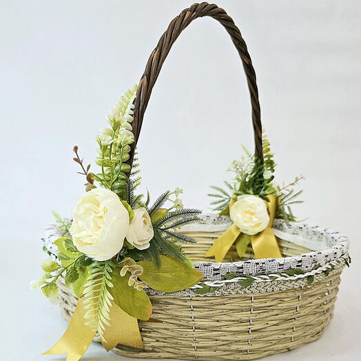 Gift basket with floral decoration