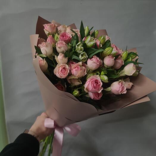 Микс из кустовой розы и альстромерии