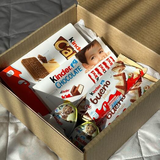 Kinder Card Box