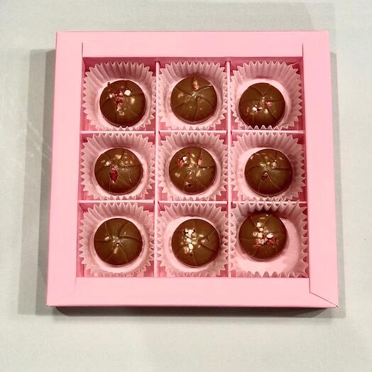« Сладкий комплимент» коробка конфет из бельгийского шоколада с клубникой