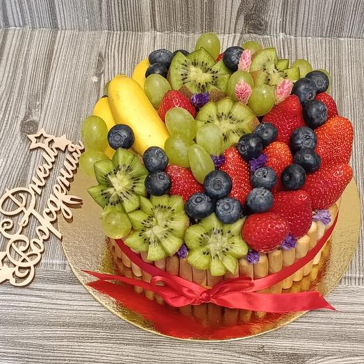 Ассорти с клубникой для неё 🍓