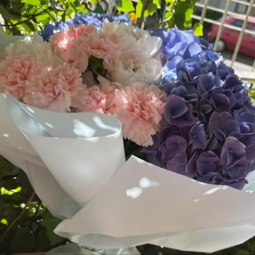 Bouquet with Hydrangea and Peony