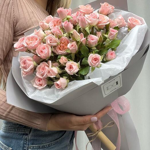 9 кустовых роз