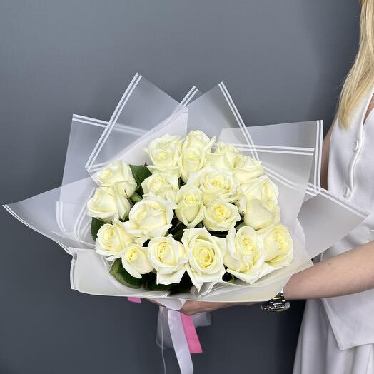 21 белая роза 60 см