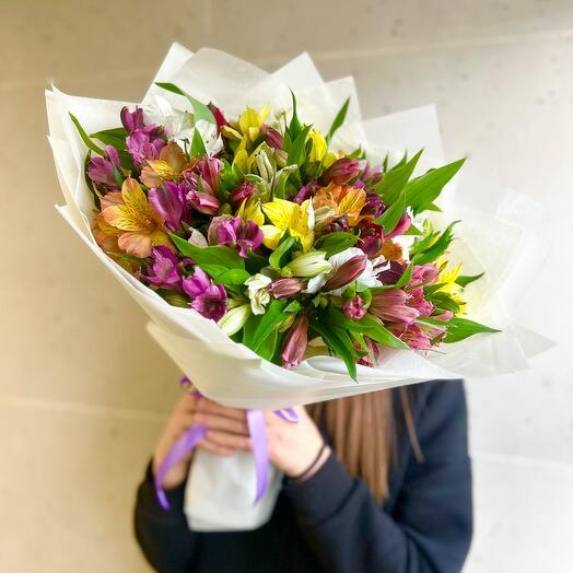 Букет из 25 альстромерий