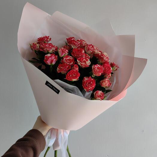 Букет из 7 кустовых роз