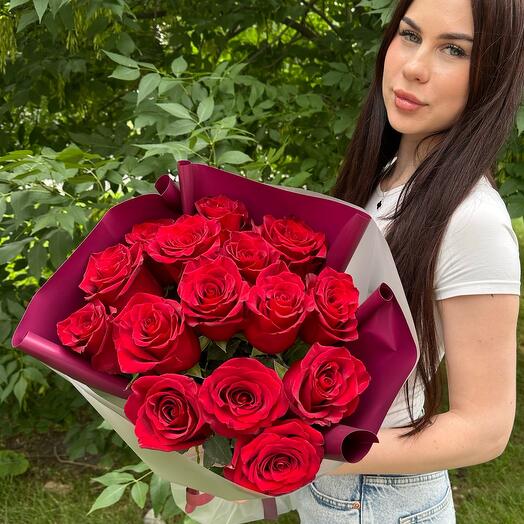 Букет из 15 красных роз