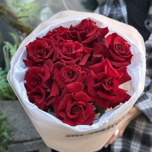 LOVE RED / 9 красных роз
