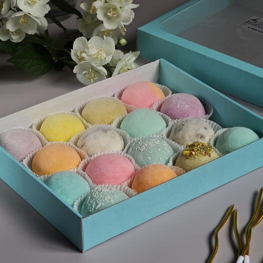 Моті асорті 16 штук, японський трендовий десерт (дівчині, мамі, подрузі в подарунок)