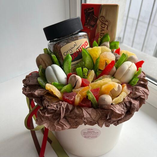 Композиция с кофе и сухофруктами