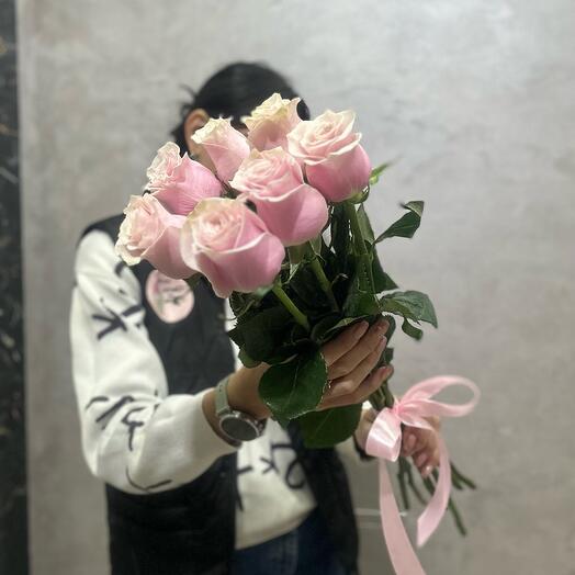 Букет из нежных длинных роз 🌹