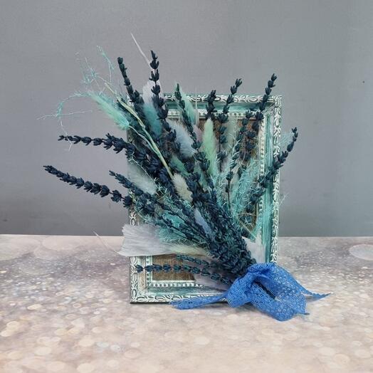 Композиция из стабилизированной лаванды и лагуруса в рамке