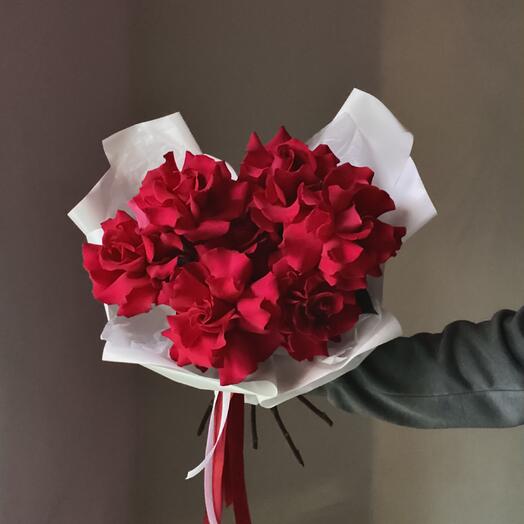 Букет из 7 французских роз сорта Готча