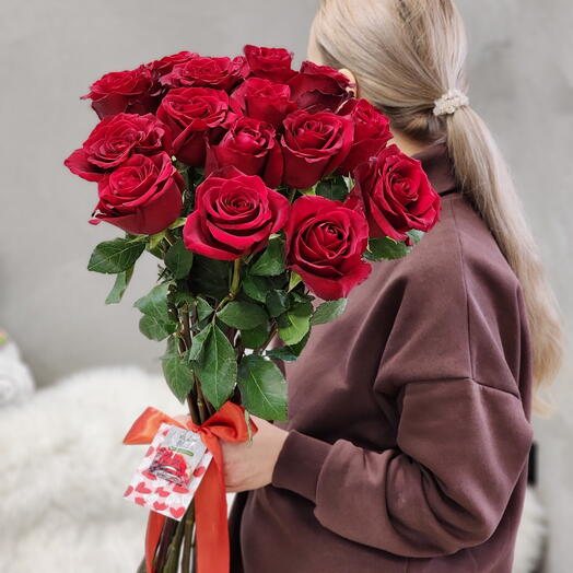 Бархатные розы 15 штук