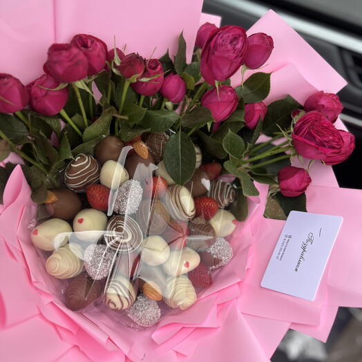 Клубничный букет  с розами