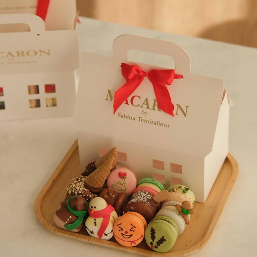 Box of Small New Year's Macarons