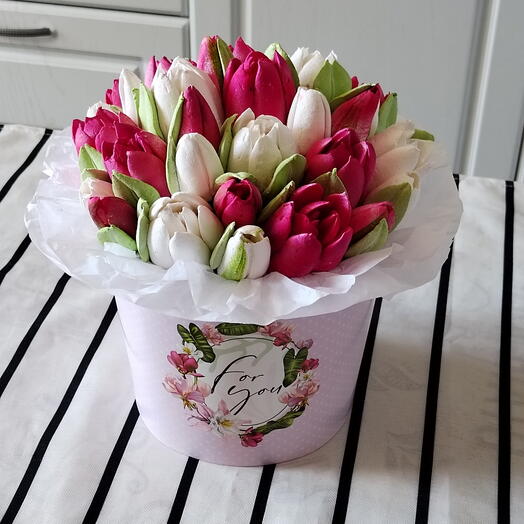 Букет тюльпанов из зефира в коробке "For you"
