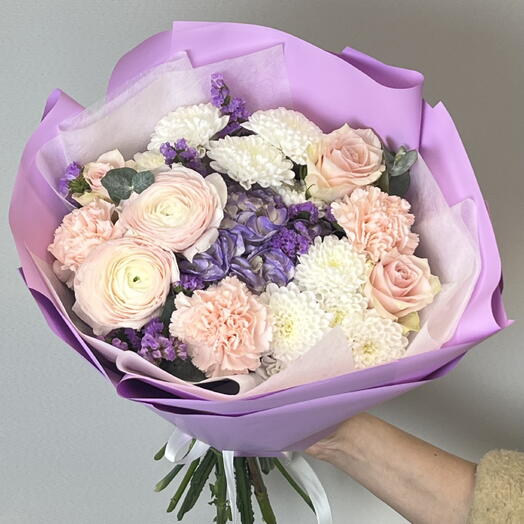 Букет с ранункулюсами «Сиреневый»