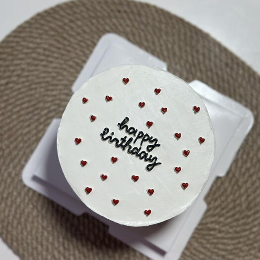 Бенто торт с надписью «Happy Birthday» с сердечками