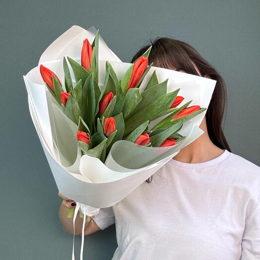 Моно-букет из красных тюльпанов 11шт